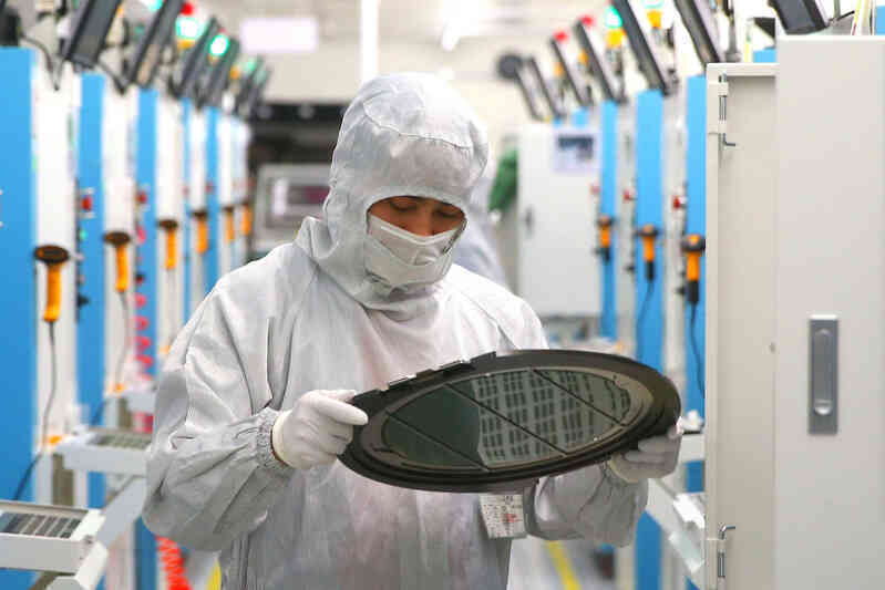 Bốn mũi giáp công lấp đầy lỗ hổng nhân lực chiến lược ngành bán dẫn