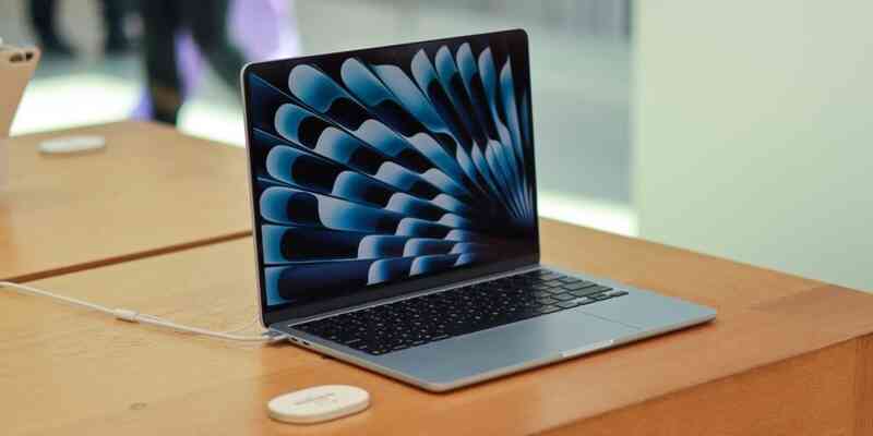 MacBook giá rẻ sẽ chạy chip xử lý của iPhone 16 Pro