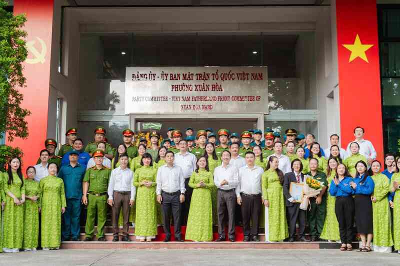 Những hình ảnh tại nhiều phường mới ở TP HCM trong ngày đầu tiên làm việc- Ảnh 5.