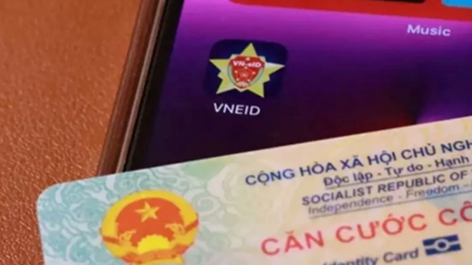 Cảnh báo về tội phạm mạng lợi dụng ứng dụng VNeID giả mạo