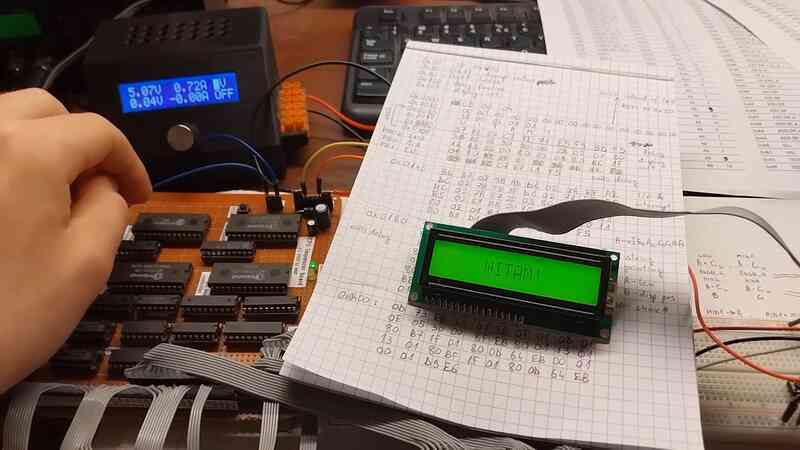 Đỉnh cao DIY: Người đàn ông tự làm CPU bằng chip nhớ cũ, hàn mọi thứ bằng tay và viết 1800 dòng code để nó hoạt động- Ảnh 4. Đỉnh cao DIY: Người đàn ông tự làm CPU bằng chip nhớ cũ, hàn mọi thứ bằng tay và viết 1800 dòng code để nó hoạt động- Ảnh 4.