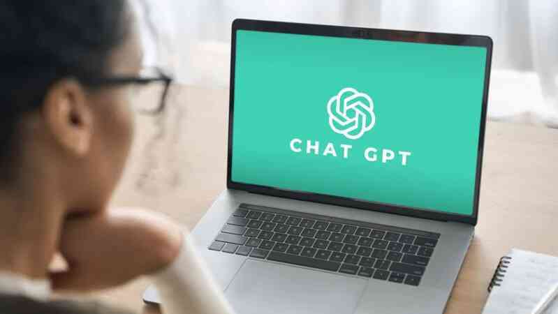 Con người dần nói chuyện như ChatGPT?