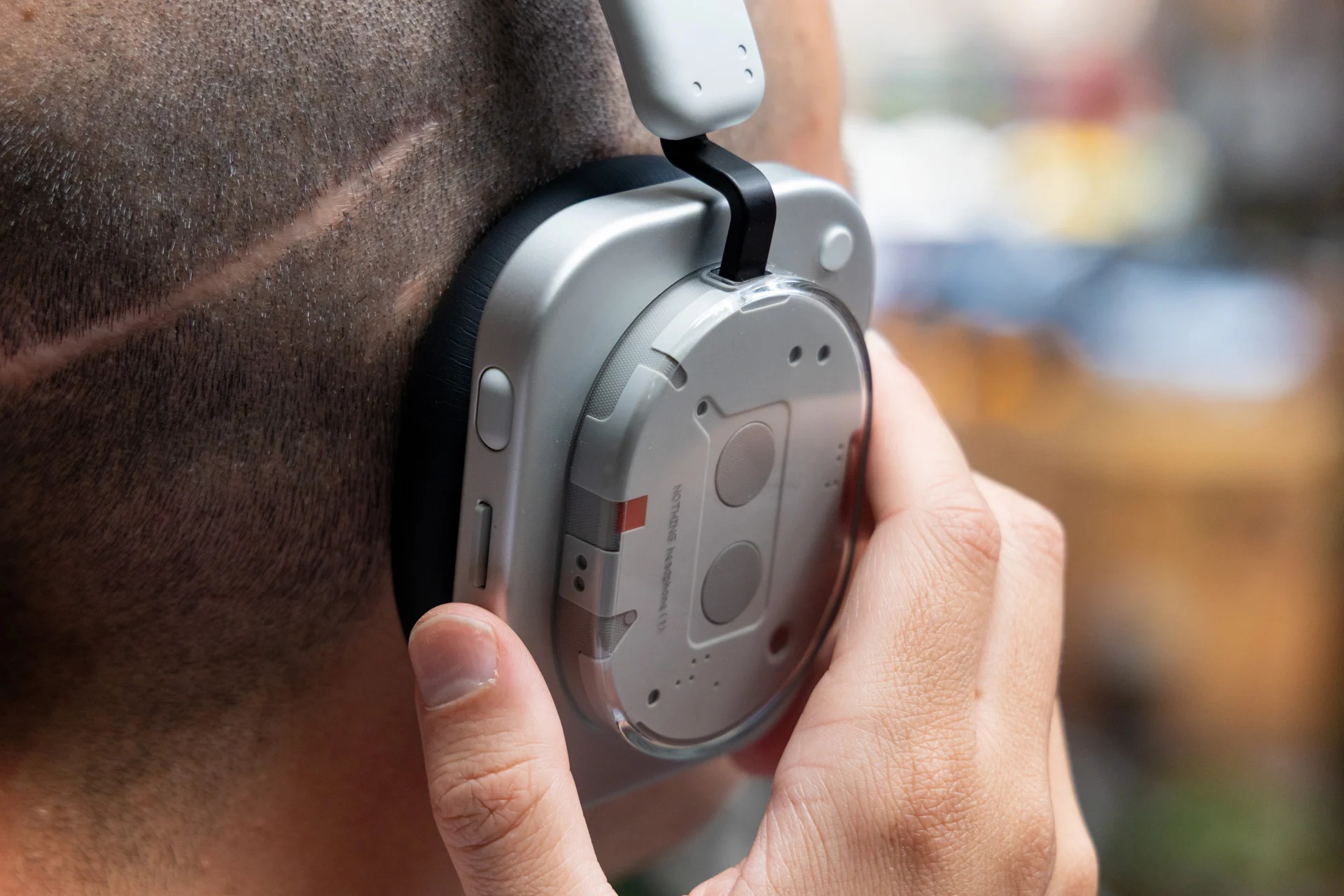 MKBHD đánh giá Nothing Headphone 1: Chất âm đáng tiền, có 1 điểm dùng "sướng" hơn hẳn Sony, Apple- Ảnh 3.