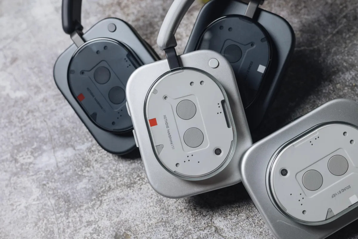 MKBHD đánh giá Nothing Headphone 1: Chất âm đáng tiền, có 1 điểm dùng "sướng" hơn hẳn Sony, Apple- Ảnh 6.