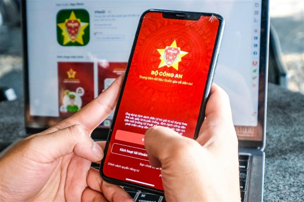 Sau sáp nhập, công an ra cảnh báo về thủ đoạn lừa đảo liên quan đến VNeID: Người dân có thể mất sạch tiền trong tài khoản