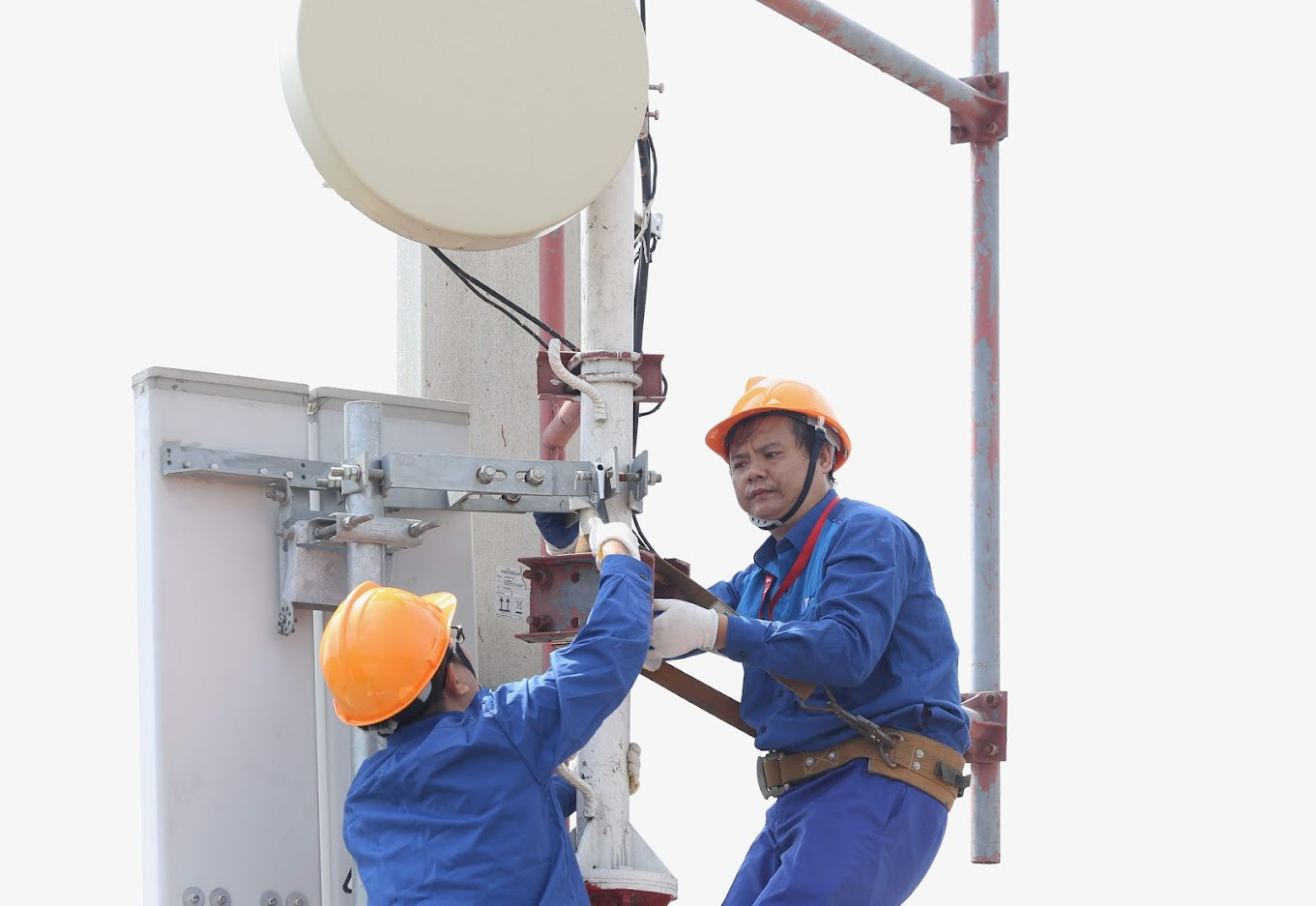 Đấu giá lại băng tần “kim cương” 700 MHz, cơ hội dành cho nhà mạng nào?