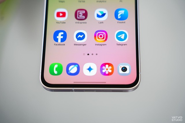 Galaxy A56 5G màu hồng mới: Khẳng định vị thế tiên phong trong thiết kế và công nghệ- Ảnh 3. Galaxy A56 5G màu hồng mới: Khẳng định vị thế tiên phong trong thiết kế và công nghệ- Ảnh 3.