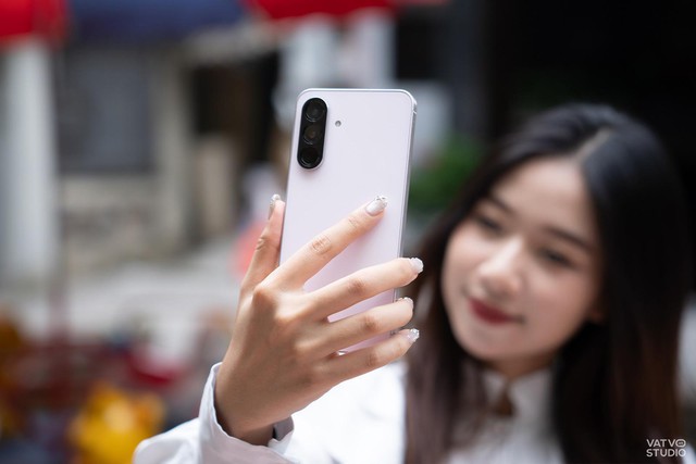 Galaxy A56 5G màu hồng mới: Khẳng định vị thế tiên phong trong thiết kế và công nghệ- Ảnh 5. Galaxy A56 5G màu hồng mới: Khẳng định vị thế tiên phong trong thiết kế và công nghệ- Ảnh 5.