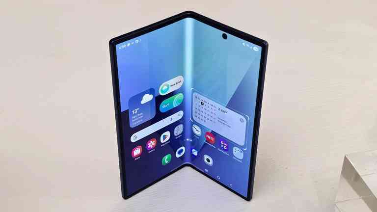 Samsung Galaxy Z Fold 7 ‘sống khỏe’ sau khi gập mở 500.000 lần