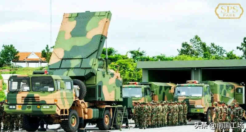 Tên lửa Campuhia Trung Quốc.jpg