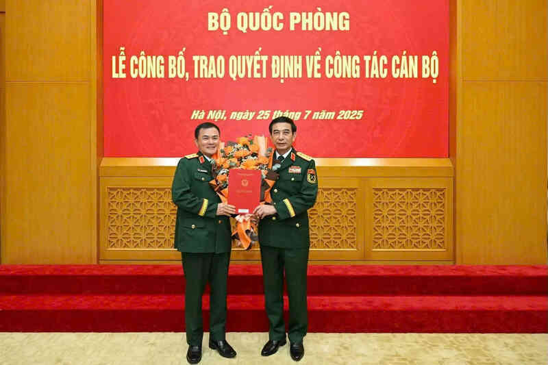 Chủ tịch Viettel Tào Đức Thắng được thăng quân hàm Trung tướng