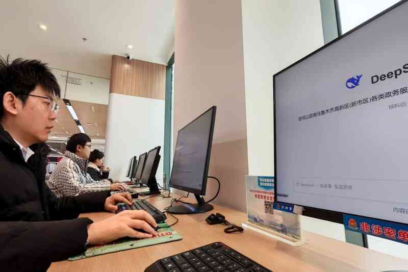 Từ chỗ phải dùng “ChatGPT lậu”, học sinh và sinh viên Trung Quốc nay đã được khuyến khích dùng AI