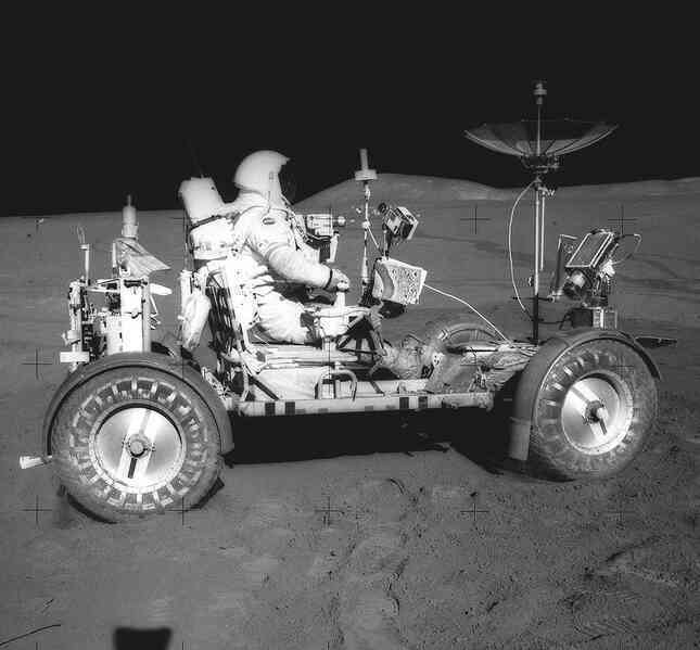 Bỏ lại chiếc xe điện trên Mặt Trăng: NASA đã làm gì vào năm 1971?