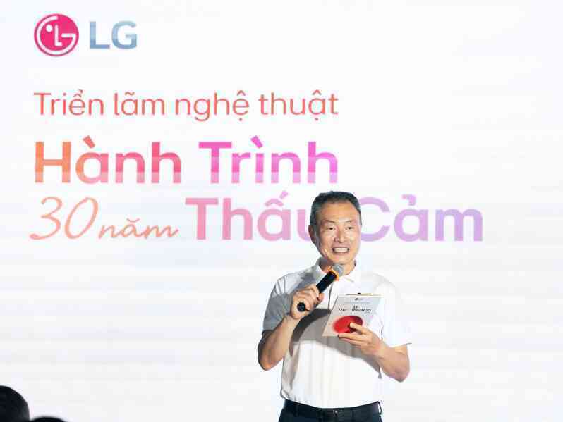 LG đánh dấu 30 năm đồng hành cùng Việt Nam với triển lãm nghệ thuật “The Art-ffection” tại Hà Nội- Ảnh 2.