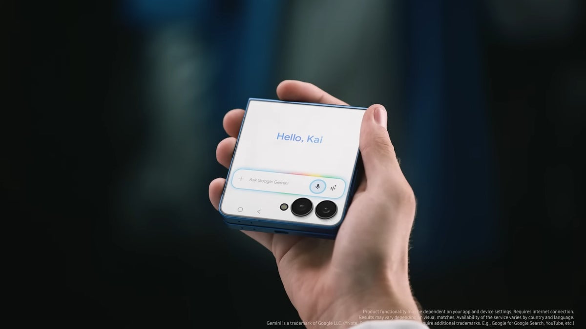 Trang mạng xã hội Apple vô tình đăng video quảng cáo... Samsung Galaxy Z Flip7