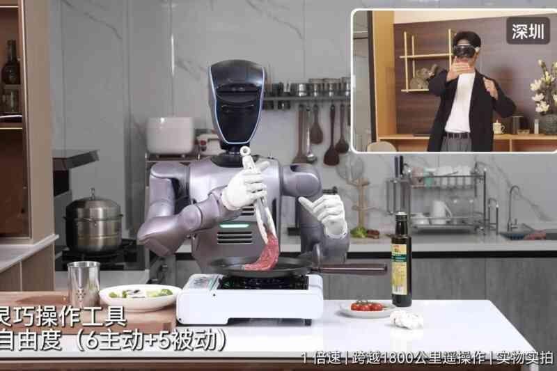 Robot hình người Trung Quốc nấu ăn từ khoảng cách 1.800km