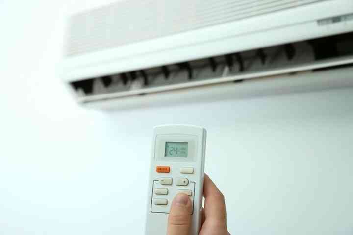 Hóa đơn tiền điện tăng mạnh giữa mùa hè: Sử dụng thế nào cho tiết kiệm?