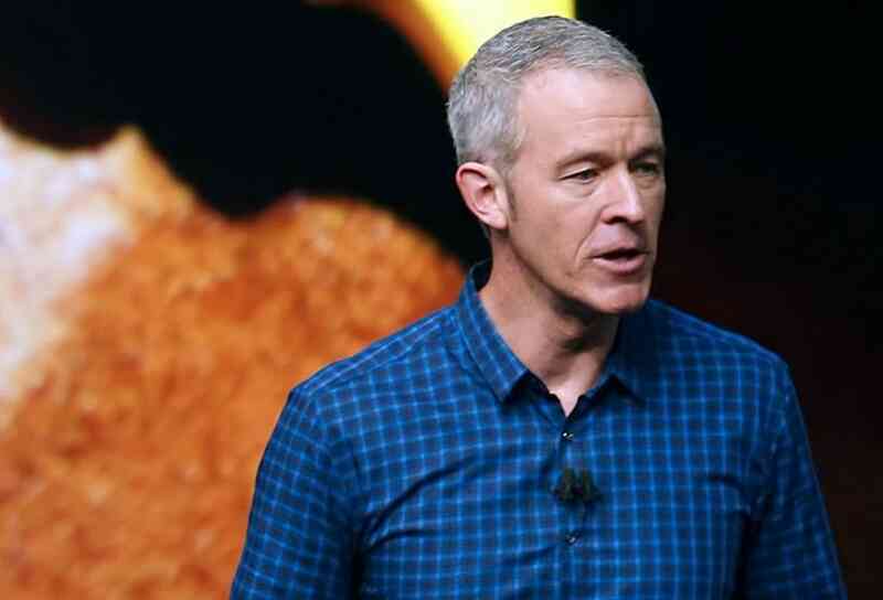'Tim Cook thứ hai' của Apple sắp nghỉ hưu sau 27 năm gắn bó: Tương lai nhà Táo khuyết sẽ như thế nào?- Ảnh 2. 'Tim Cook thứ hai' của Apple sắp nghỉ hưu sau 27 năm gắn bó: Tương lai nhà Táo khuyết sẽ như thế nào?- Ảnh 2.