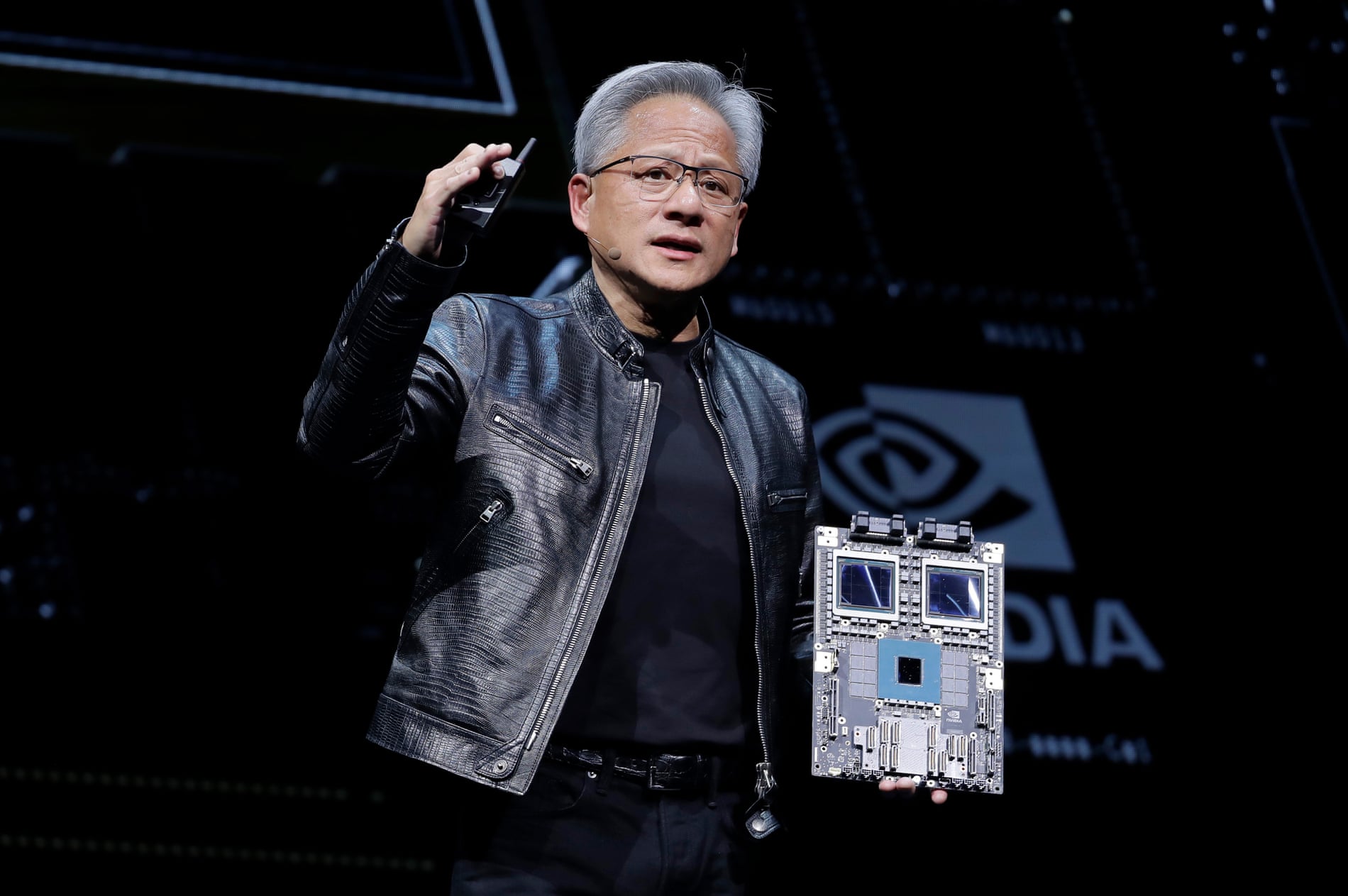 Vượt mặt Apple và Microsoft, NVIDIA vừa vươn tới một kỷ lục chưa có công ty nào làm được