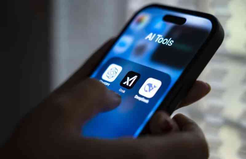 Elon Musk dọa kiện Apple