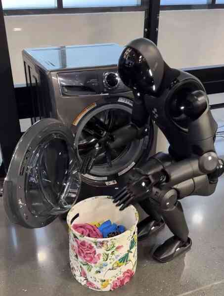 Robot Mỹ được khen hết lời vì biết gấp quần áo- Ảnh 3. Robot Mỹ được khen hết lời vì biết gấp quần áo- Ảnh 3.