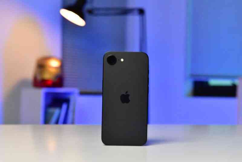 Giá iPhone 16e giảm về mức thấp nhất từ khi lên kệ - 1