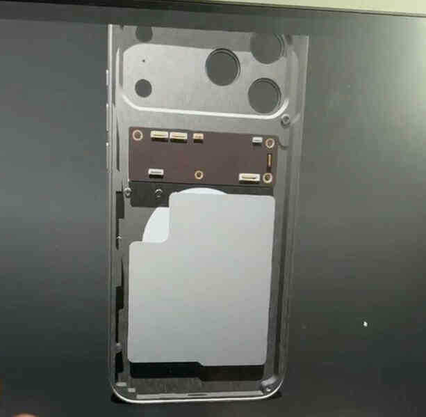 Pin iPhone 17 Pro Max 1.jpg