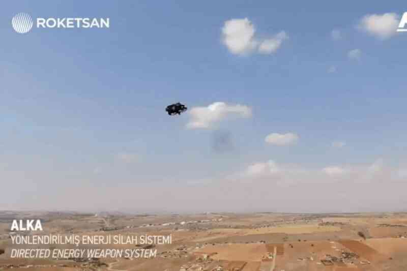 Thổ Nhĩ Kỳ tung công nghệ ‘xe tăng laser’ hủy diệt UAV, giới quân sự toàn cầu choáng váng