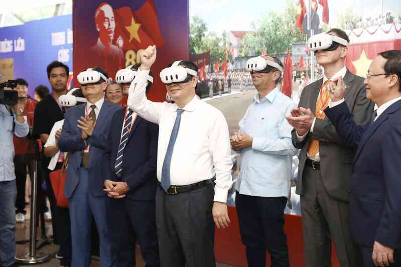 VOV ra mắt dự án VR tái hiện khoảnh khắc lịch sử 2/9: “Trở về thời khắc thiêng liêng”- Ảnh 3.