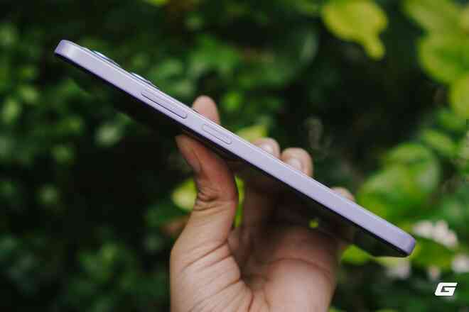 Điện thoại Xiaomi pin 7.000mAh dùng 3 ngày không cần sạc khiến tôi "ngã ngửa": Thiết kế đẹp, có một thứ cực kỳ đáng tiền mà giá thì chỉ hơn 4 triệu đồng- Ảnh 5. Điện thoại Xiaomi pin 7.000mAh dùng 3 ngày không cần sạc khiến tôi "ngã ngửa": Thiết kế đẹp, có một thứ cực kỳ đáng tiền mà giá thì chỉ hơn 4 triệu đồng- Ảnh 5.