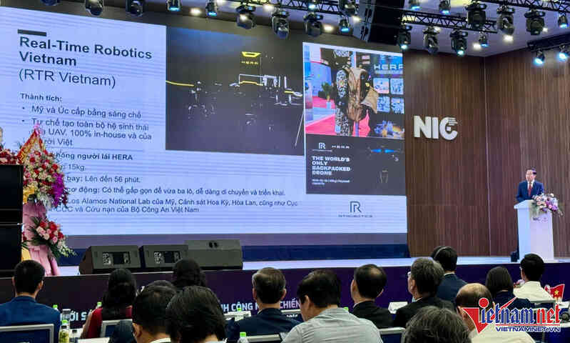 W-boeing nic.jpg