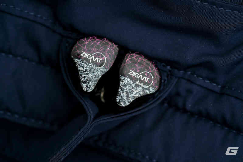 Đánh giá tai nghe ZiiGaat Odyssey: Thiết kế "lấp lánh", cảm giác đeo như Custom, chất âm sôi động- Ảnh 16. Đánh giá tai nghe ZiiGaat Odyssey: Thiết kế "lấp lánh", cảm giác đeo như Custom, chất âm sôi động- Ảnh 16.