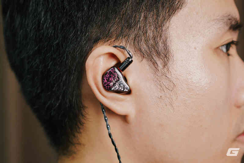 Đánh giá tai nghe ZiiGaat Odyssey: Thiết kế "lấp lánh", cảm giác đeo như Custom, chất âm sôi động- Ảnh 9. Đánh giá tai nghe ZiiGaat Odyssey: Thiết kế "lấp lánh", cảm giác đeo như Custom, chất âm sôi động- Ảnh 9.