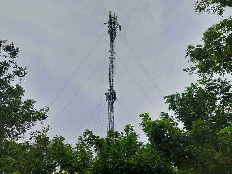 Ky thuat vien Viettel thuc hien cac bien phap kien co mang luoi truoc bao.jpg