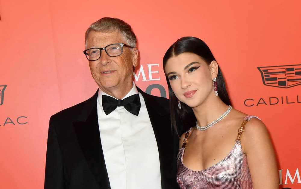 Chán nghỉ hưu, tỷ phú Bill Gates làm nhân viên chăm sóc khách hàng