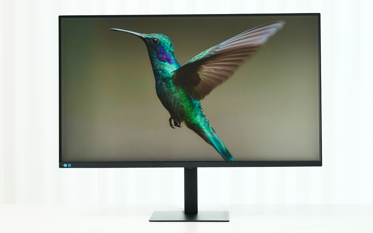 Samsung ra mắt màn hình 37 inch 4K "siêu to khổng lồ"