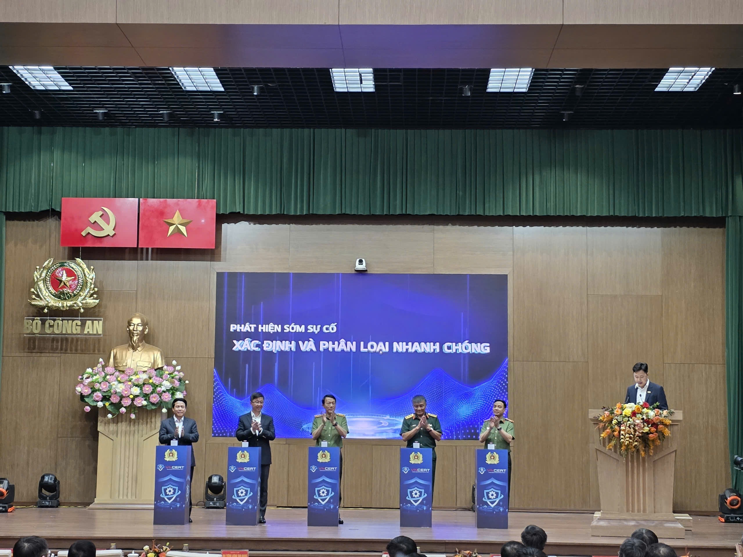 Ra mắt Hệ thống điều hành An ninh mạng Quốc gia: Lá chắn số bảo vệ đất nước
