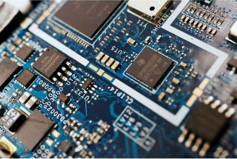 Mỹ sẽ áp thuế 100% với chip bán dẫn