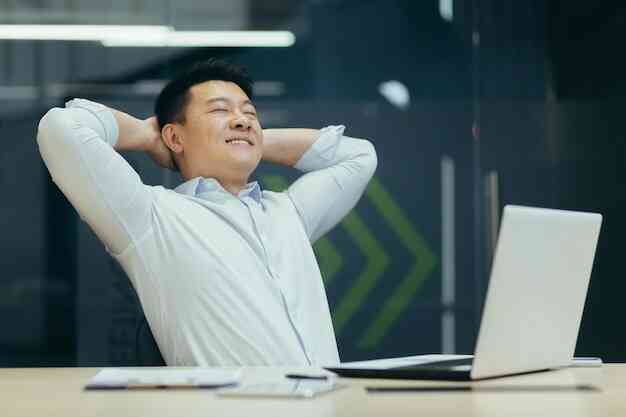 Deadline dí sát gáy, sếp giục liên tục? Cứ bình tĩnh trì hoãn, não bạn sẽ sáng tạo hơn- Ảnh 4.