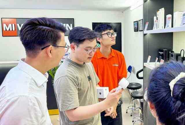 Mi Việt Nam đánh dấu bước tiến tại miền Trung với showroom Đà Nẵng- Ảnh 5. Mi Việt Nam đánh dấu bước tiến tại miền Trung với showroom Đà Nẵng- Ảnh 5.