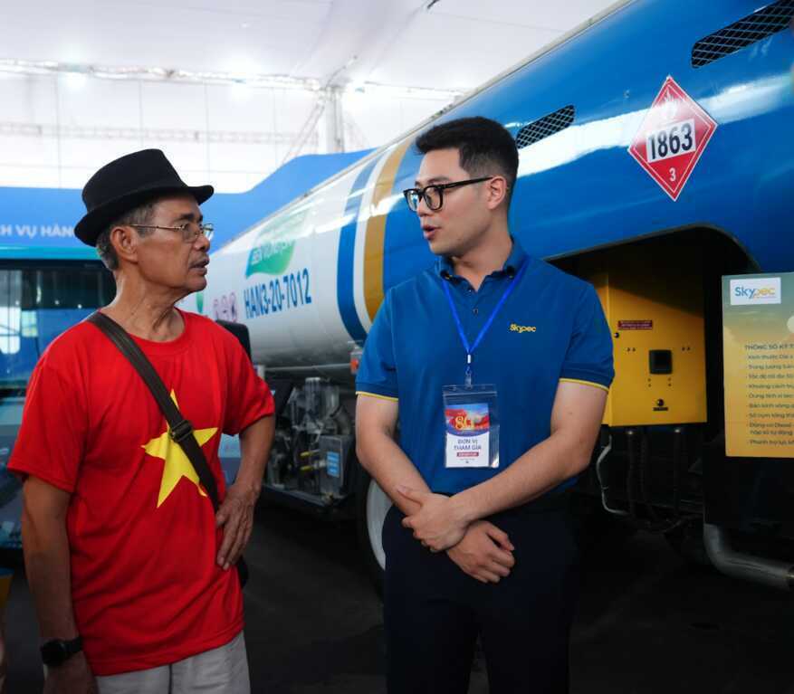 Chiêm ngưỡng dàn xe đặc biệt của Vietnam Airlines tại Triển lãm A80
