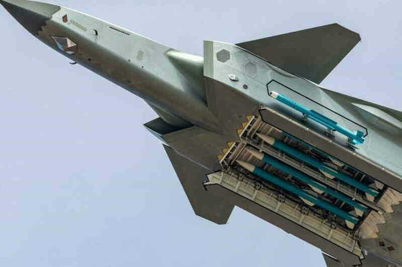 Bí mật công nghệ tên lửa AIM-260 JATM Mỹ khiến Trung Quốc và Nga ‘toát mồ hôi’