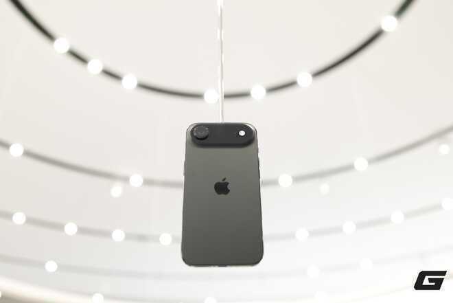 iPhone 17 và những "lần đầu tiên" trong lịch sử: từ màn hình 120 Hz đến iPhone mỏng nhất- Ảnh 5. iPhone 17 và những "lần đầu tiên" trong lịch sử: từ màn hình 120 Hz đến iPhone mỏng nhất- Ảnh 5.