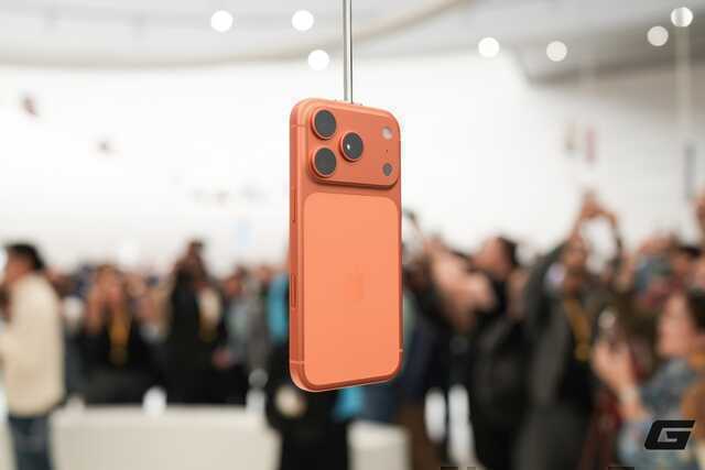 iPhone 17 và những "lần đầu tiên" trong lịch sử: từ màn hình 120 Hz đến iPhone mỏng nhất- Ảnh 9. iPhone 17 và những "lần đầu tiên" trong lịch sử: từ màn hình 120 Hz đến iPhone mỏng nhất- Ảnh 9.