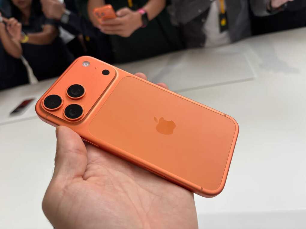 Trên tay iPhone Air siêu mỏng và iPhone 17 Pro thiết kế mới - 9