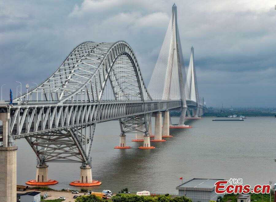 Đột phá chưa từng có của Trung Quốc: Dùng công nghệ ‘không cần’ con người xây siêu cầu dây văng lập 3 kỷ lục thế giới, riêng móng cao bằng toà nhà 24 tầng- Ảnh 2.