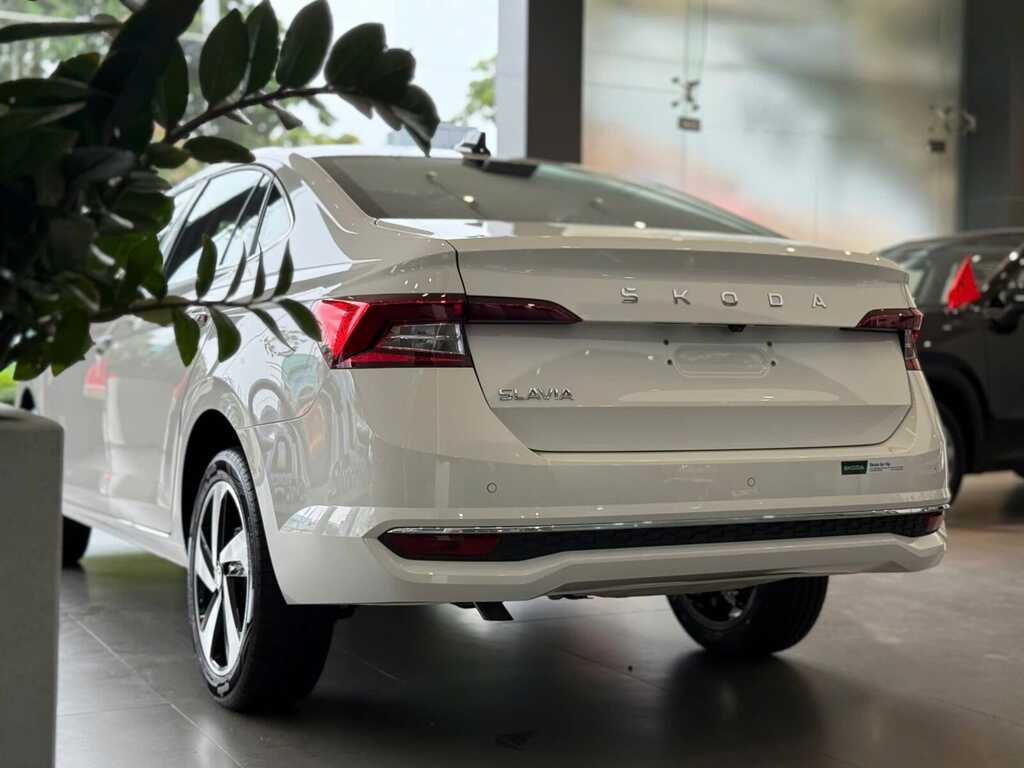 Một mẫu sedan cỡ B vừa ra mắt tại Việt Nam: Xe châu Âu, lắp ráp trong nước, giá thấp nhất 421 triệu đồng đấu 'căng đét' với Toyota Vios, Honda City- Ảnh 5.