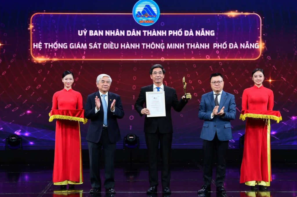 thanh pho.jpg