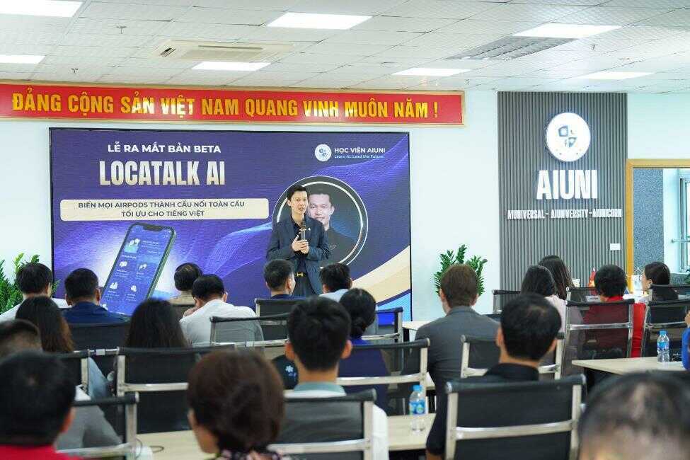 Startup Việt ra mắt LocaTalk: biến mọi AirPods thành thiết bị giao tiếp đa ngôn ngữ