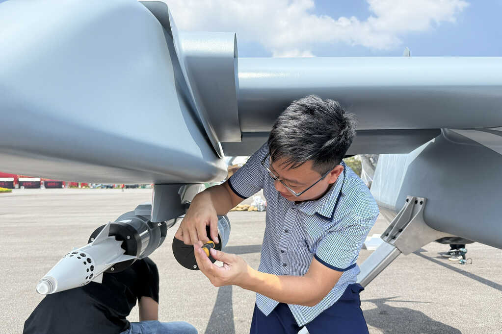 Cận cảnh UAV đa năng tầm xa của Viettel tại triển lãm thành tựu đất nước 80 năm